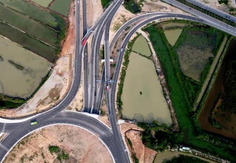 Cầu vượt trọng điểm miền Bắc